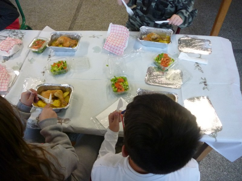 "Σχολικά Γεύματα" από τον ΚοιΣΠΕ Καβάλας 